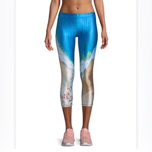 Terez Beach days printed capri performance leggings